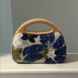 Blue Floral Beaded Handbag with Wooden Handle